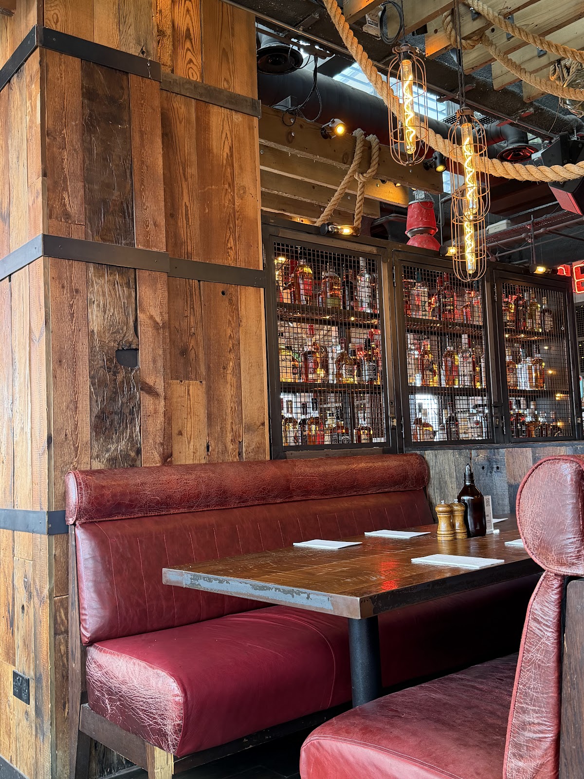 Big Easy Bar.B.Q & Crabshack - Canary Wharf — photo 2