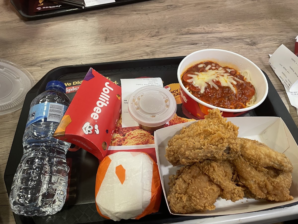 Jollibee Earl's Court — photo 3