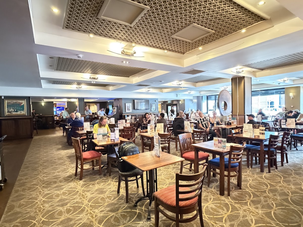 The Bridge House - JD Wetherspoon — photo 2