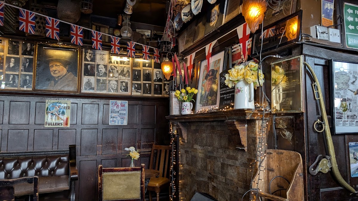 The Churchill Arms, Kensington — photo 2
