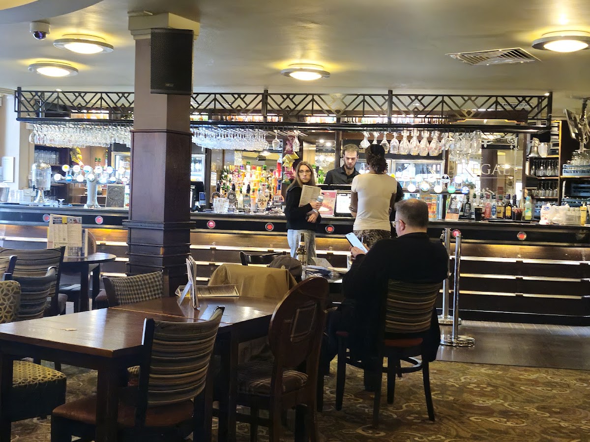 The Regal - JD Wetherspoon — photo 2