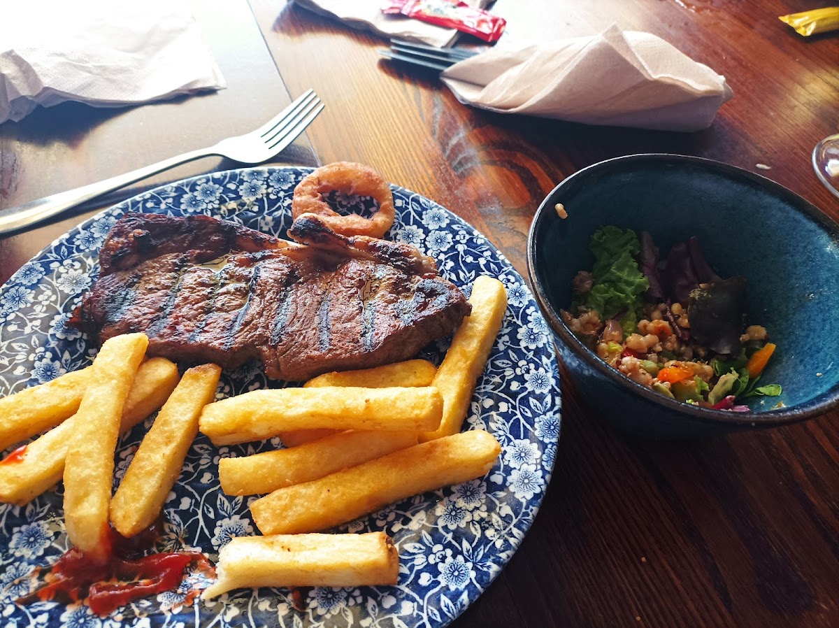The Square Peg - JD Wetherspoon — photo 3
