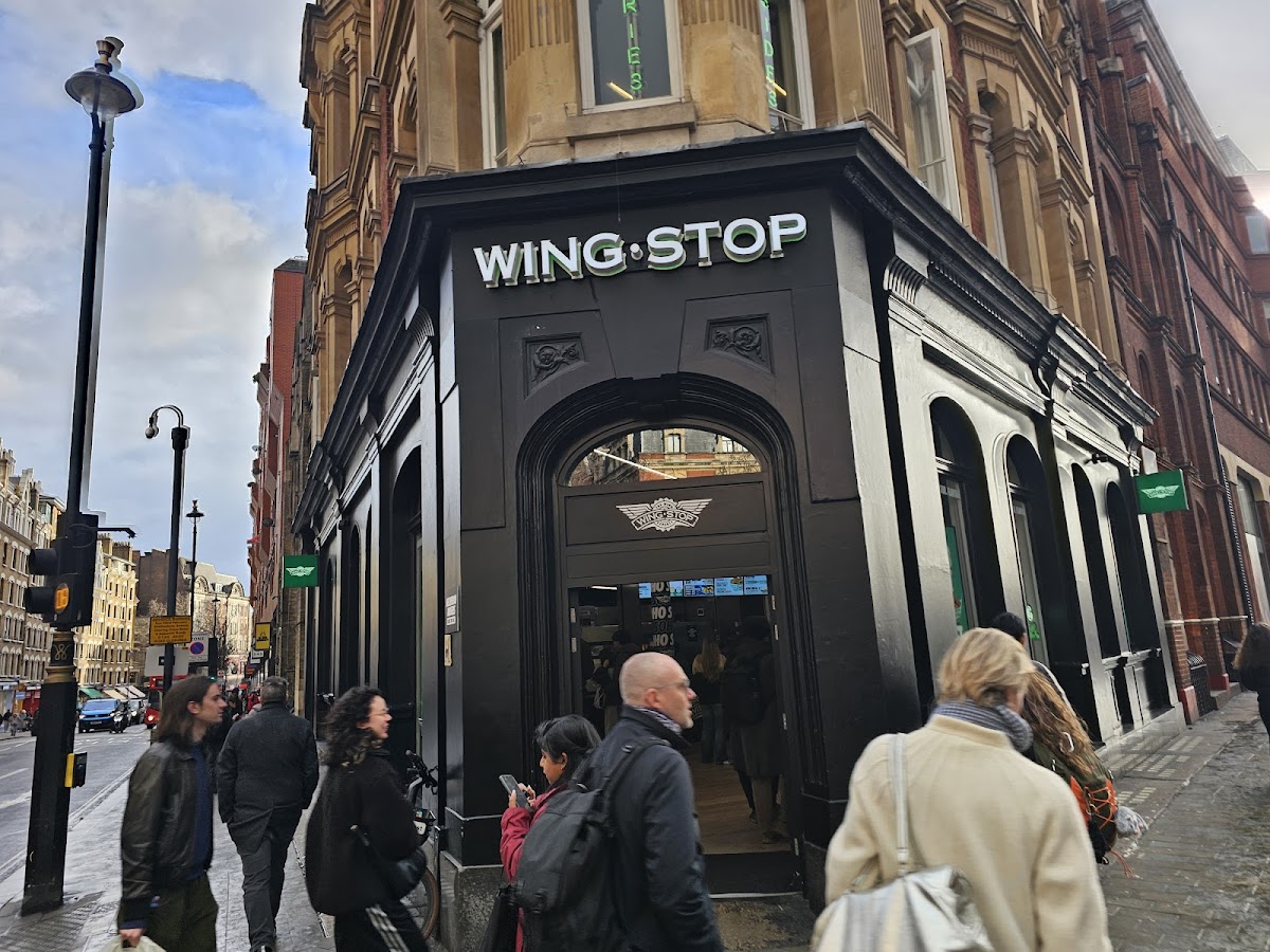 Wingstop Cambridge Circus — photo 3